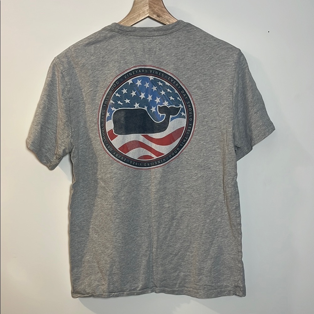 Vineyard Vines Gray Pocket T-Shirt with American Flag/Logo